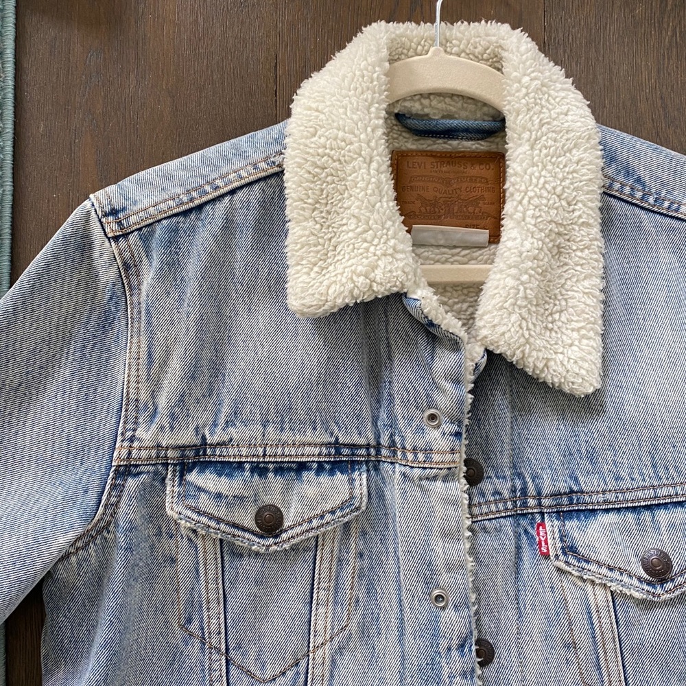 Levi's Vintage Fit Sherpa Trucker Jacket
